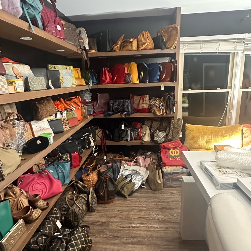 Shop with Mish an Drea!!!! - Picture 5 of 7